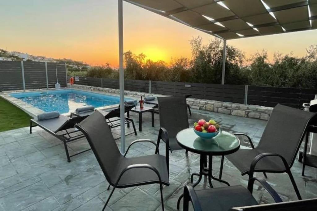 Villa Sheila With Private Pool Roumeli Экстерьер фото