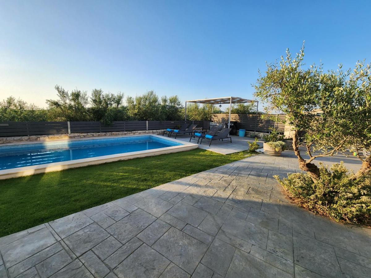 Villa Sheila With Private Pool Roumeli Экстерьер фото