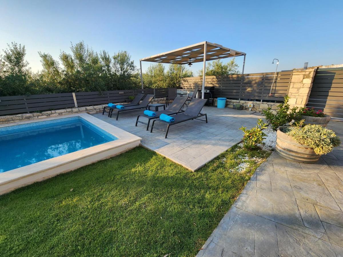 Villa Sheila With Private Pool Roumeli Экстерьер фото